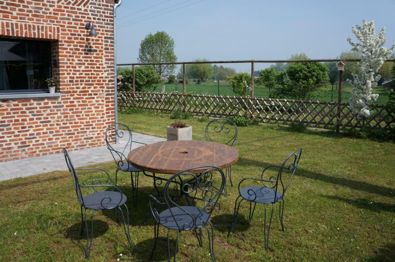 Gite L'Atelier Villa Lecelles Exterior photo